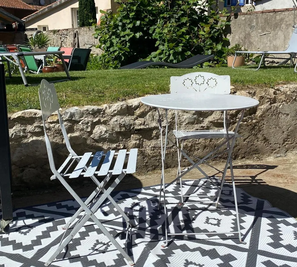 2 Pieces Elegant Calme Central Parking Sur Place Foix 0*,  Fransa
