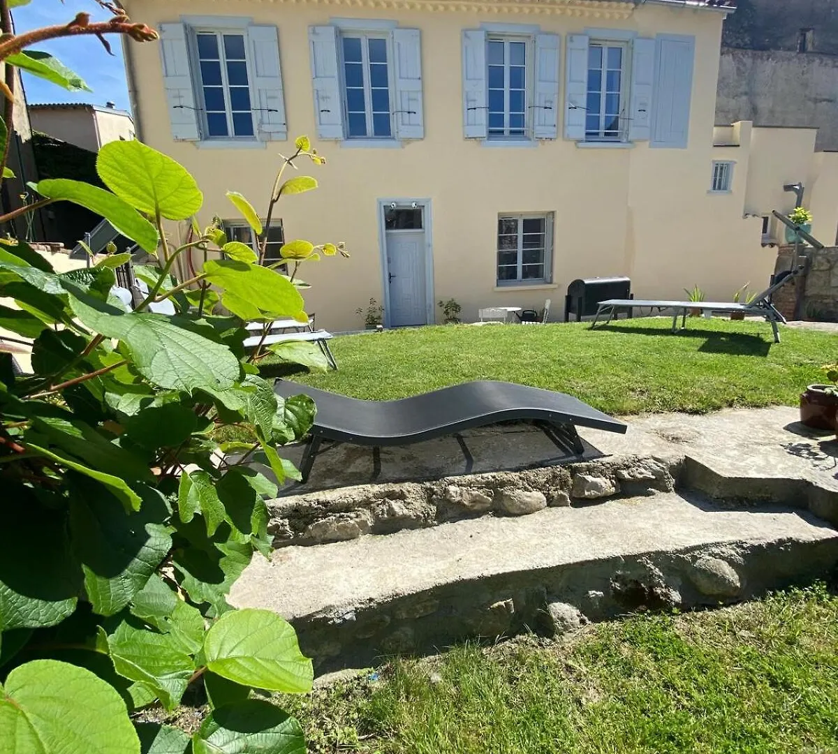 2 Pieces Elegant Calme Central Parking Sur Place Foix Daire