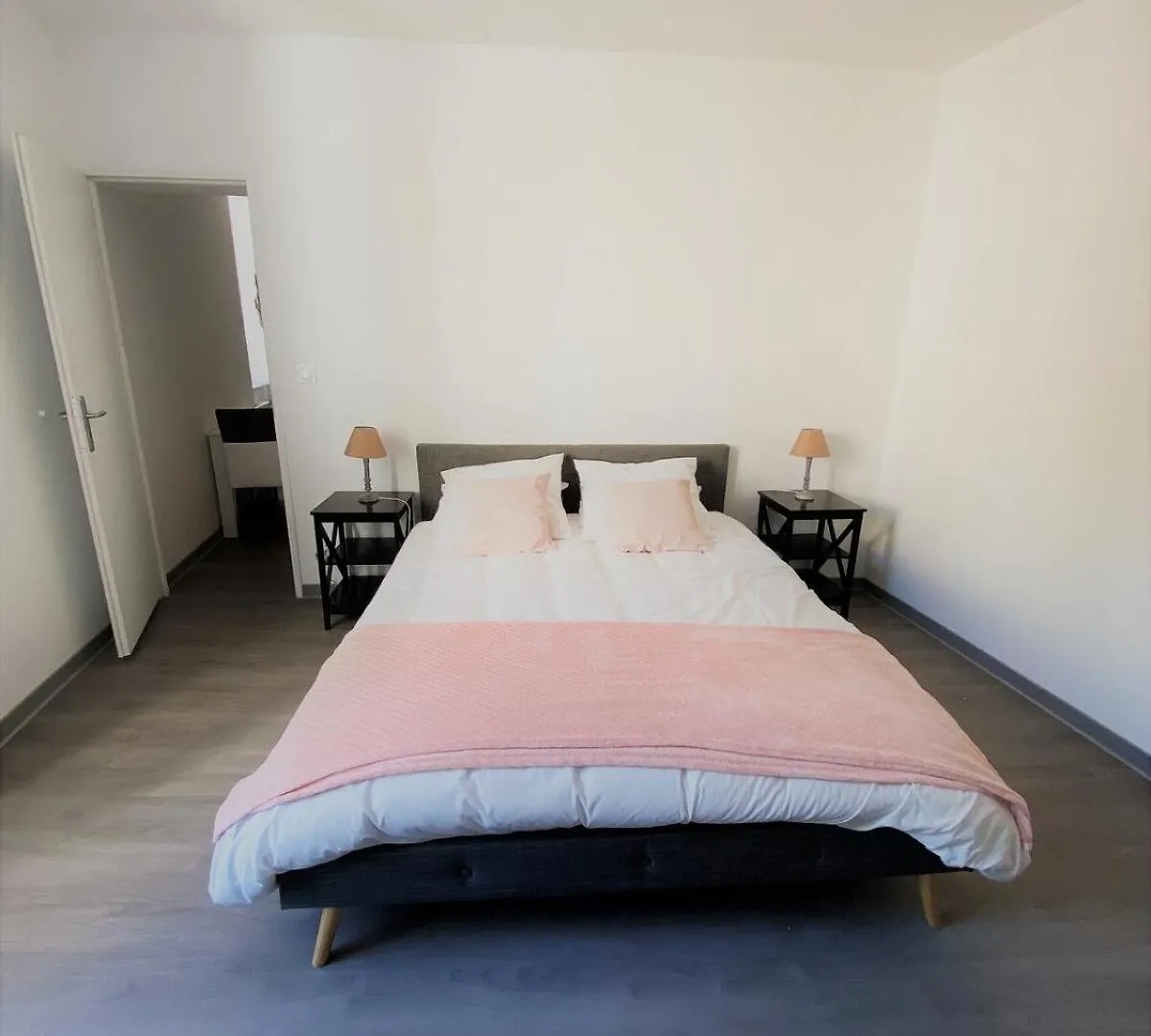 Daire 2 Pieces Elegant Calme Central Parking Sur Place Foix